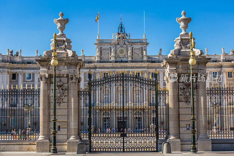 马德里皇家宫殿(Palacio Real de Madrid)，西班牙王室在马德里市的官方住所。
